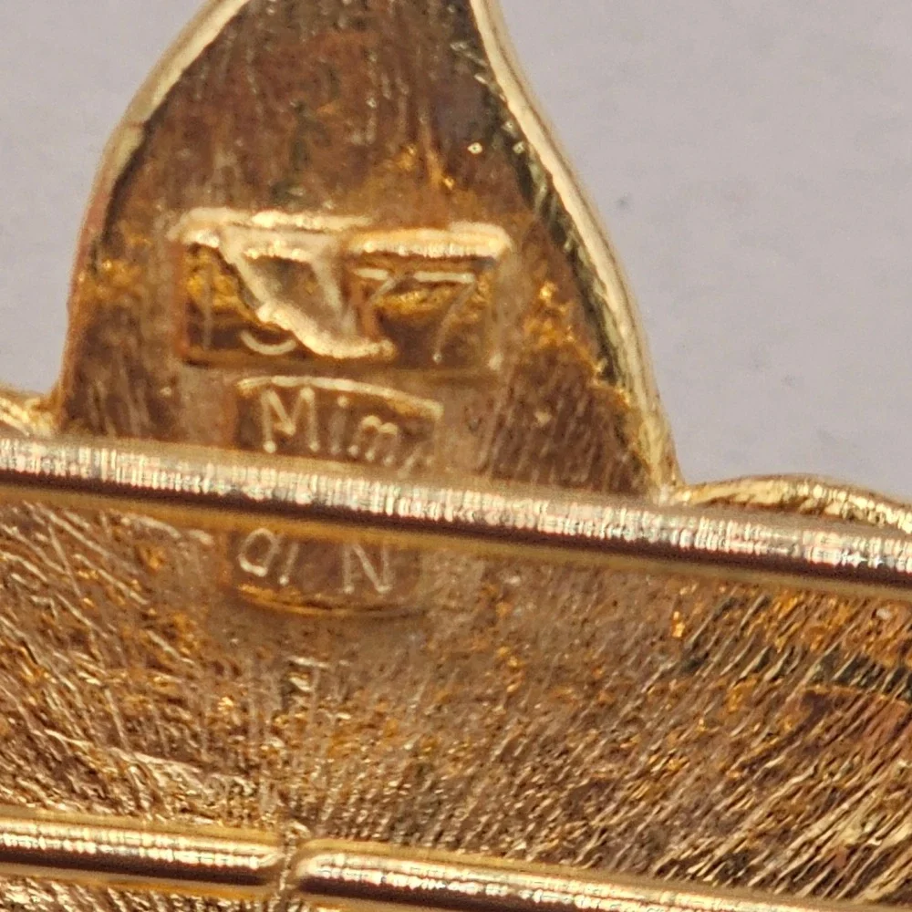 Vintage Gold Tone Belt Buckle Interlocking Leaves Fits 1.25